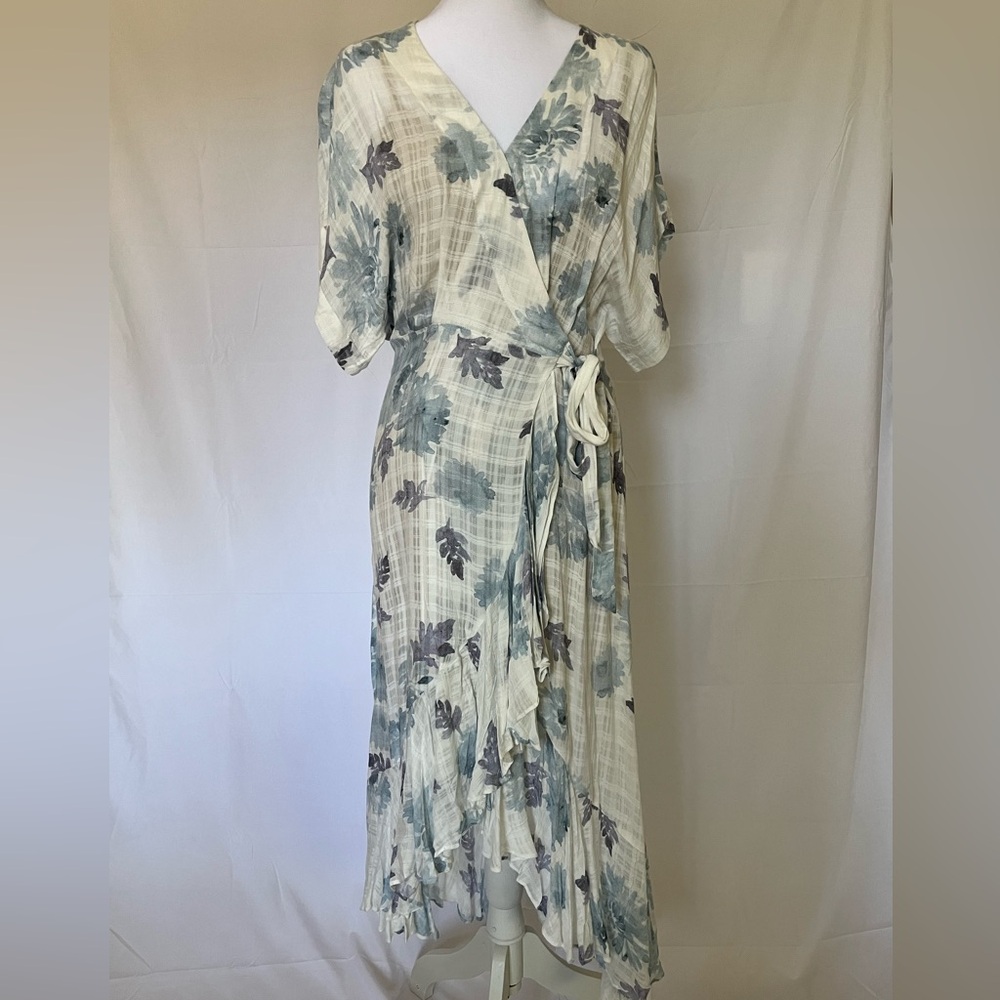 Lovestitch Floral Wrap Dress in Blue and White - Size: S